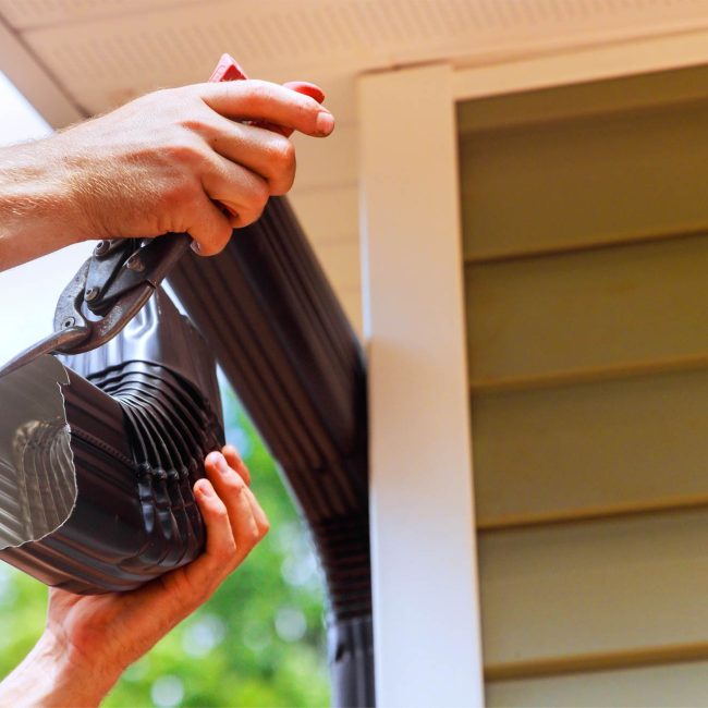 Professional-Eavestrough-Gutter-Installation-3